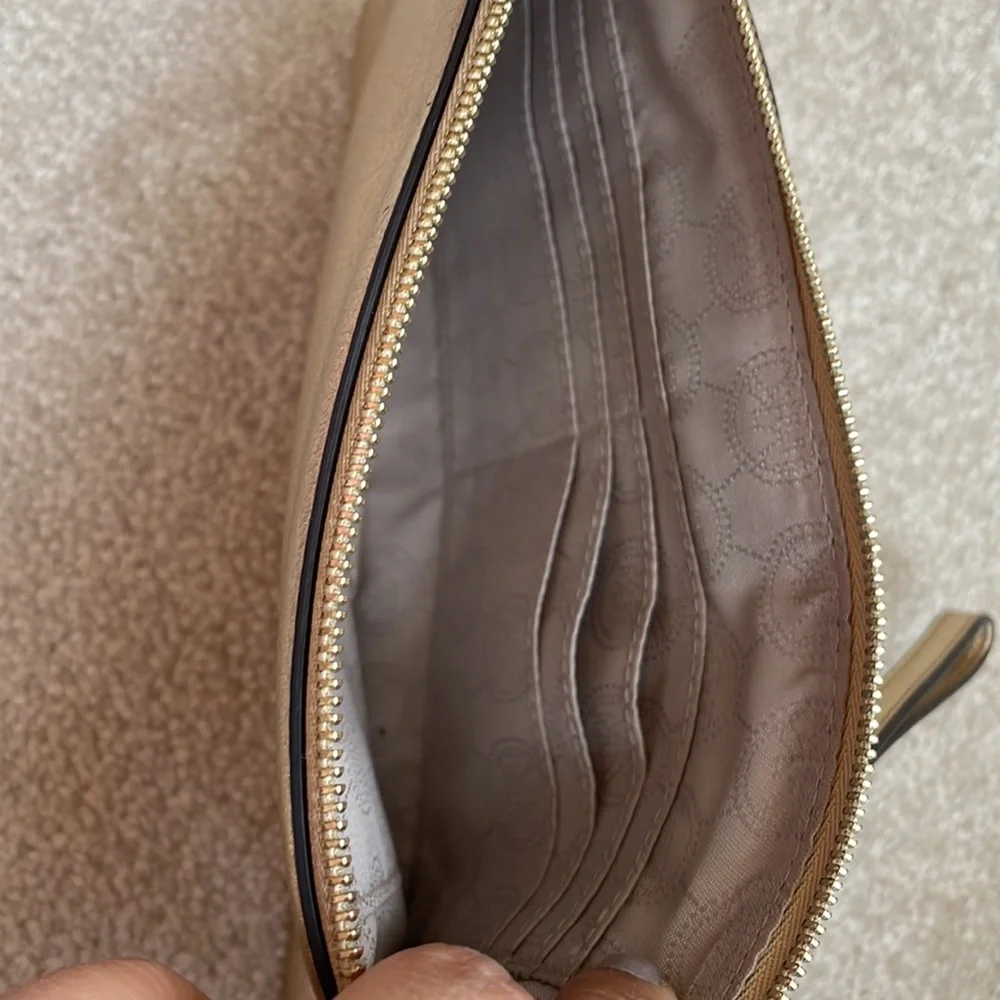 Michael Kors Gold wristlet - Picture 5 of 7